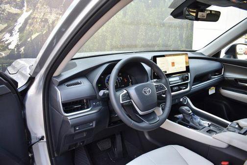 2025 Toyota Grand Highlander Hybrid XLE