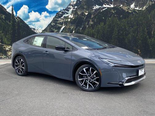 2025 Toyota Prius L