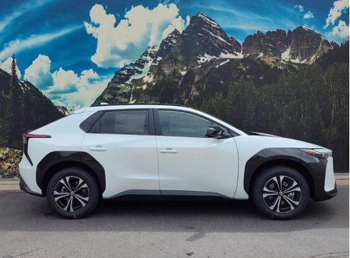 2025 Toyota bZ4X XLE