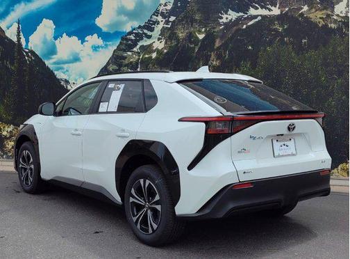 2025 Toyota bZ4X XLE