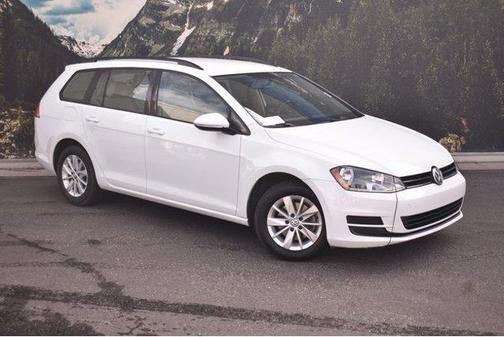 2015 Volkswagen Golf SportWagen TSI S 4-Door