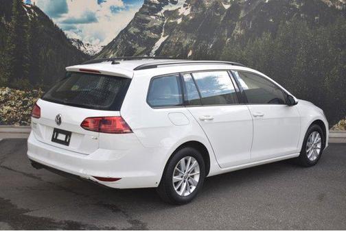 2015 Volkswagen Golf SportWagen TSI S 4-Door