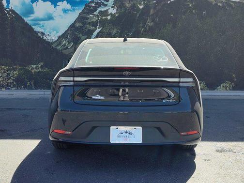 2025 Toyota Prius L
