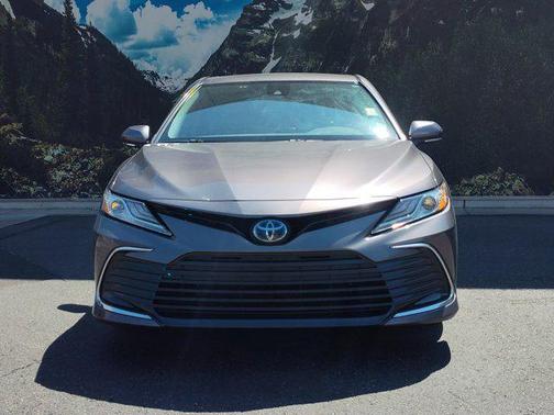 2023 Toyota Camry Hybrid XLE