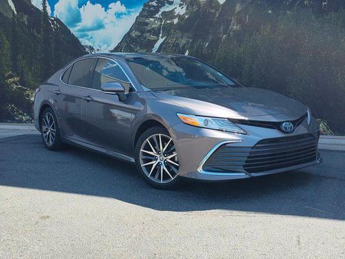 2023 Toyota Camry Hybrid XLE
