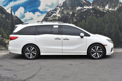 White Diamond Pearl 2019 Honda Odyssey Elite