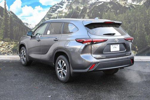 2025 Toyota Highlander XLE