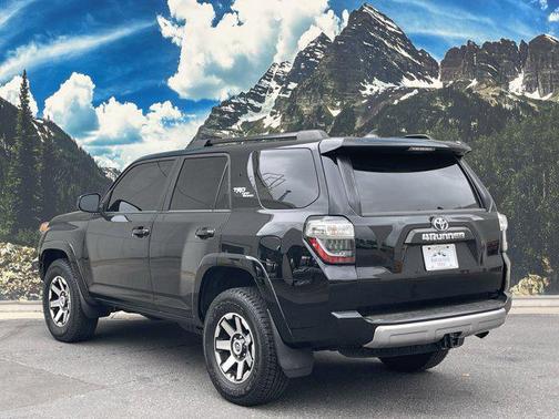 2022 Toyota 4Runner TRD Off Road