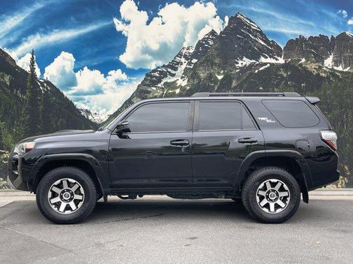 2022 Toyota 4Runner TRD Off Road