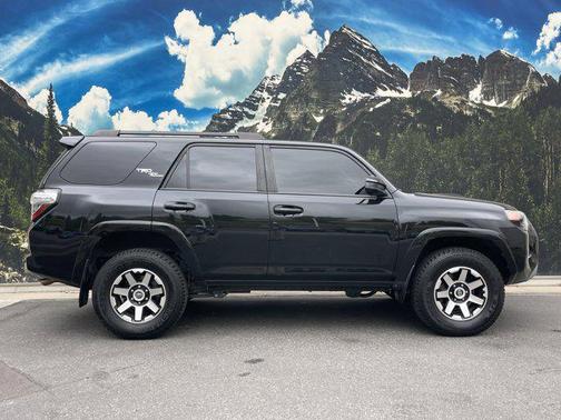 2022 Toyota 4Runner TRD Off Road