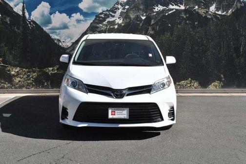 2018 Toyota Sienna LE