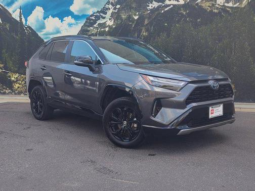 2022 Toyota RAV4 Hybrid SE