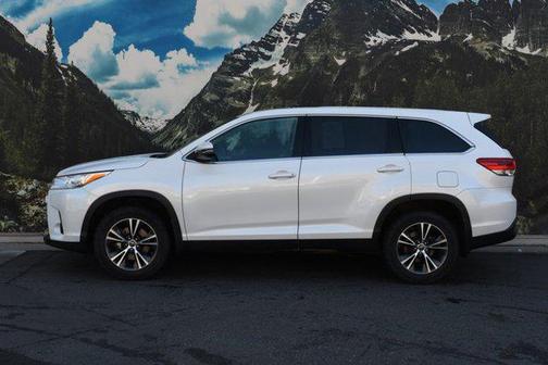 Blizzard Pearl 2019 Toyota Highlander LE