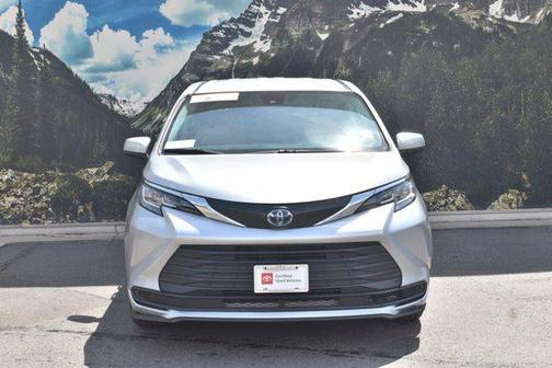 2023 Toyota Sienna LE