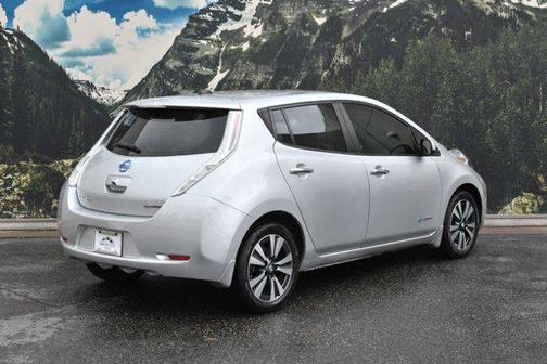 Brilliant Silver 2017 Nissan Leaf SV