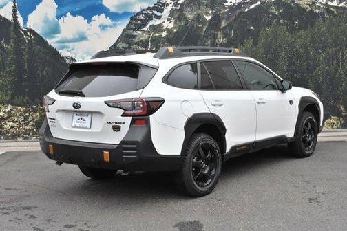 Crystal White Pearl 2024 Subaru Outback Wilderness