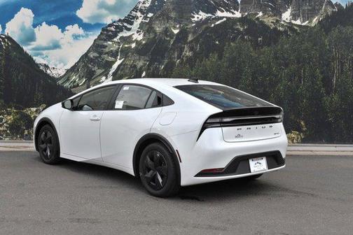 2026 Toyota Prius Plug-In Hybrid SE