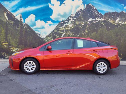 2021 Toyota Prius LE