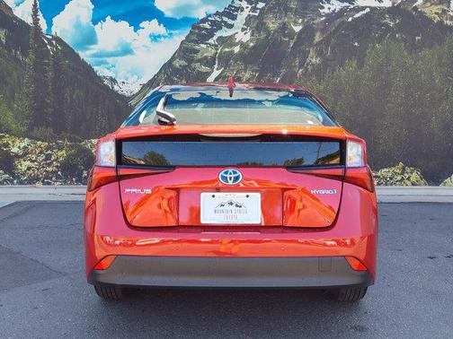 2021 Toyota Prius LE