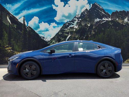 2025 Toyota Prius L