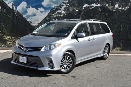 2018 Toyota Sienna XLE