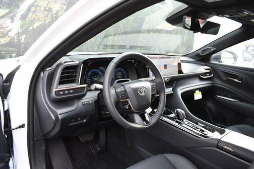 2025 Toyota Crown Signia Limited