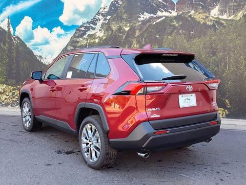 2025 Toyota RAV4 XLE Premium