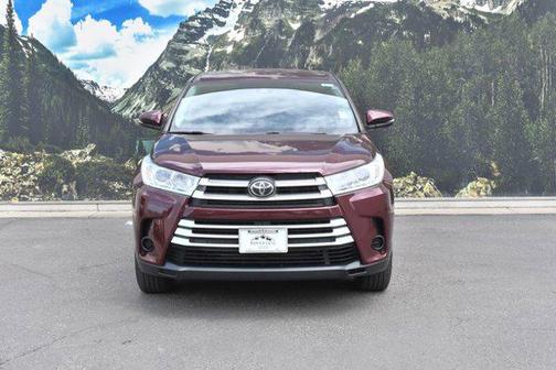Maroon 2018 Toyota Highlander LE