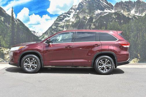 Maroon 2018 Toyota Highlander LE