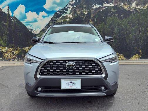 2025 Toyota Corolla Cross XLE
