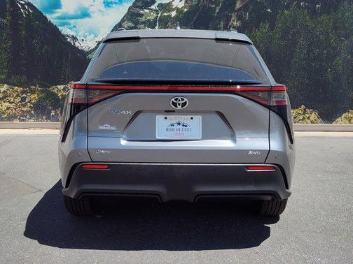 2025 Toyota bZ4X XLE
