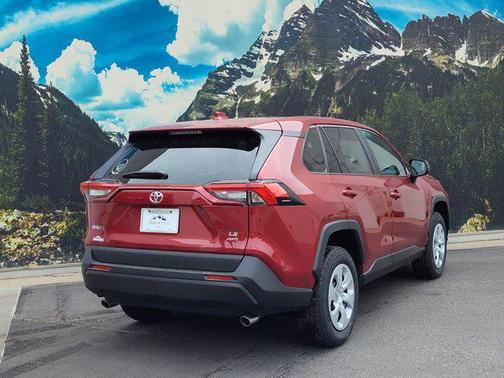 2025 Toyota RAV4 LE