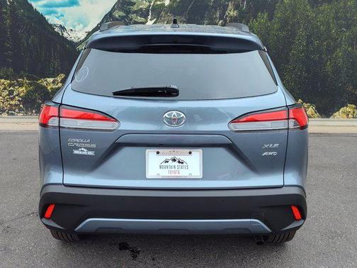 2025 Toyota Corolla Cross XLE