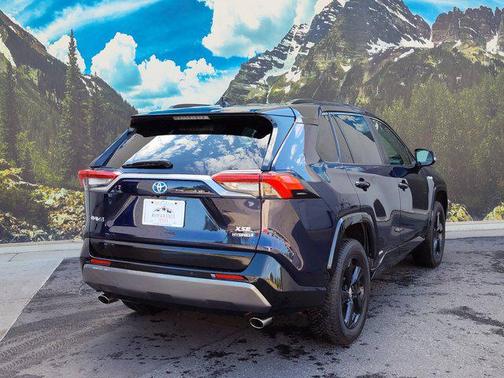 2021 Toyota RAV4 Hybrid SE