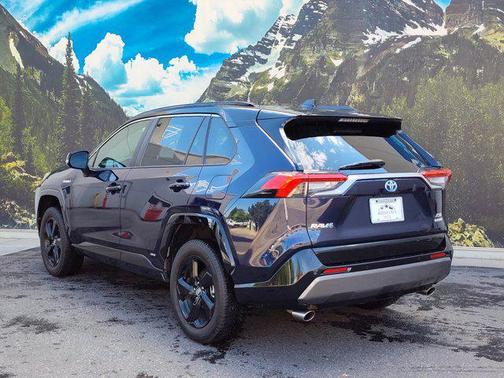 2021 Toyota RAV4 Hybrid SE