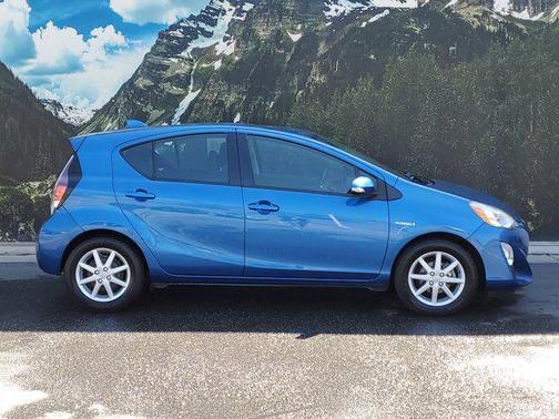 2016 Toyota Prius c Three