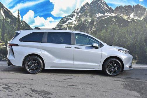 2025 Toyota Sienna Woodland Edition
