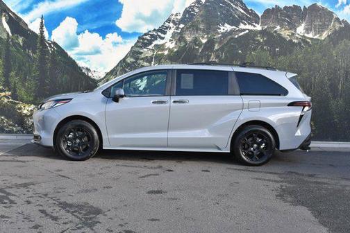2025 Toyota Sienna Woodland Edition