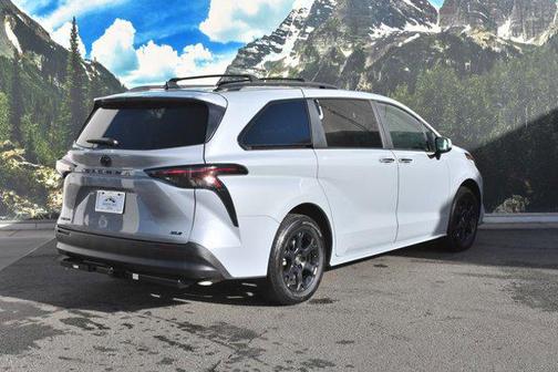 2025 Toyota Sienna Woodland Edition