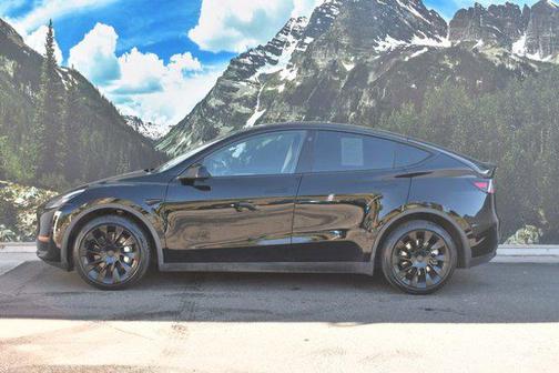2023 Tesla Model Y Long Range Dual Motor All-Wheel Drive