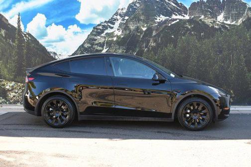 2023 Tesla Model Y Long Range Dual Motor All-Wheel Drive