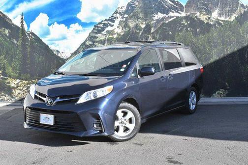 2018 Toyota Sienna LE