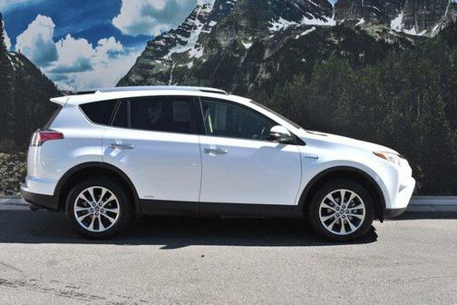 2017 Toyota RAV4 Hybrid SE