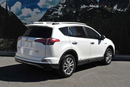 2017 Toyota RAV4 Hybrid SE