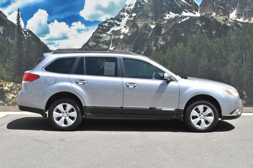 Steel Silver Metallic 2011 Subaru Outback 2.5 i Premium