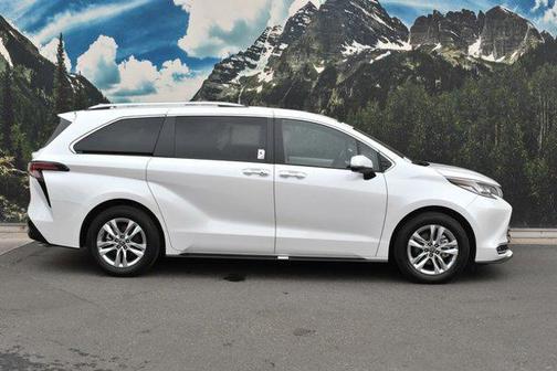 2024 Toyota Sienna Limited