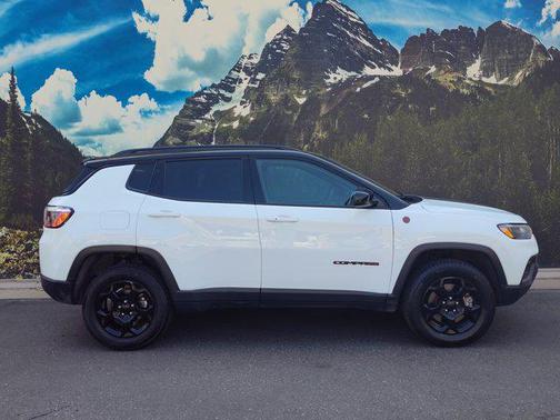 2023 Jeep Compass Trailhawk