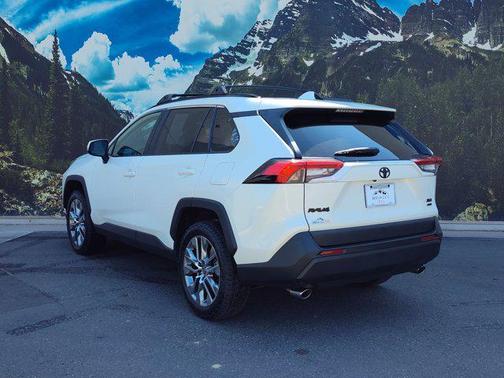 2022 Toyota RAV4 XLE Premium