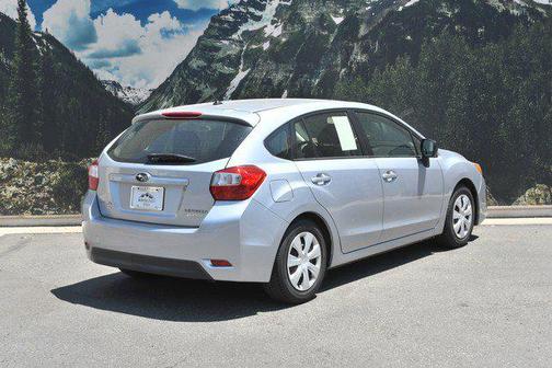 Ice Silver Metallic 2013 Subaru Impreza 2.0i