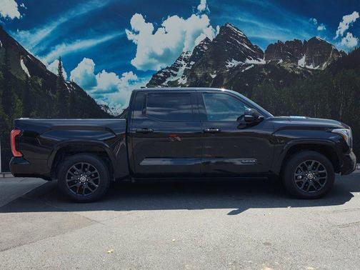 2023 Toyota Tundra Hybrid Platinum